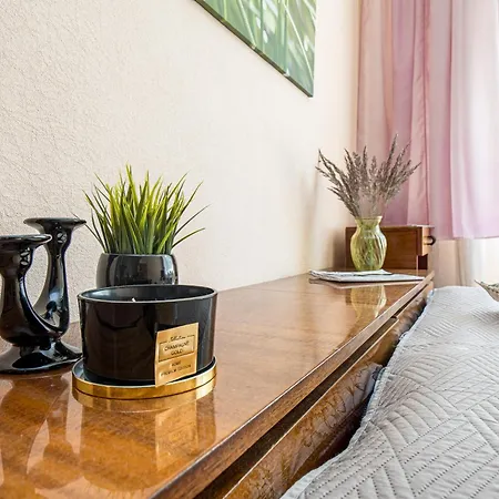 Cozy 2-bedroom Near & Town Centre Apartament Połąga