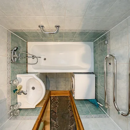 Apartament Cozy 2-bedroom Near & Town Centre